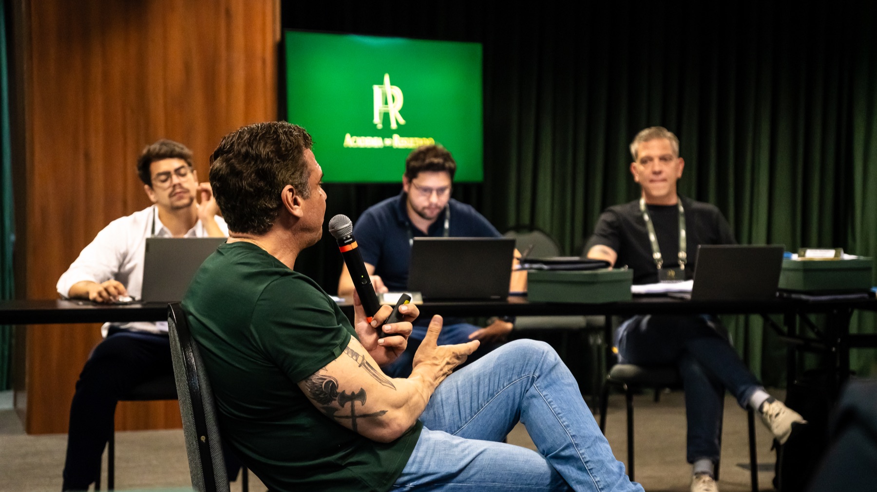 Lásaro do Carmo Jr. em roda de conversa na Academia do Resultado
